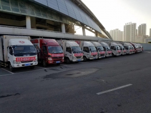 搬家车辆-红-车头